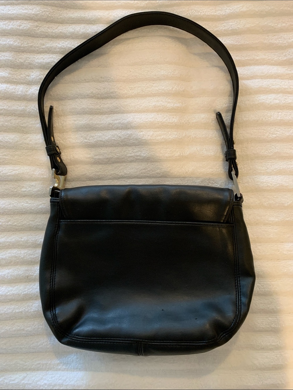 Y2K Liz Claiborne Black Leather Shoulder Bag with Silver Toned  Hardware - Picture 3 of 13